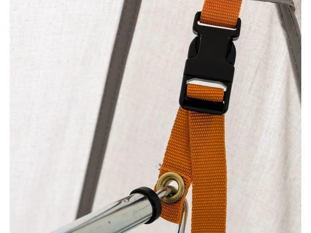 Dometic Opblaastent Wardrobe Pole 2 Dometic Opblaastent Wardrobe Pole - Image 2